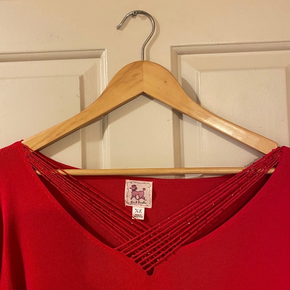 XL Red Top - Picture 2 of 3